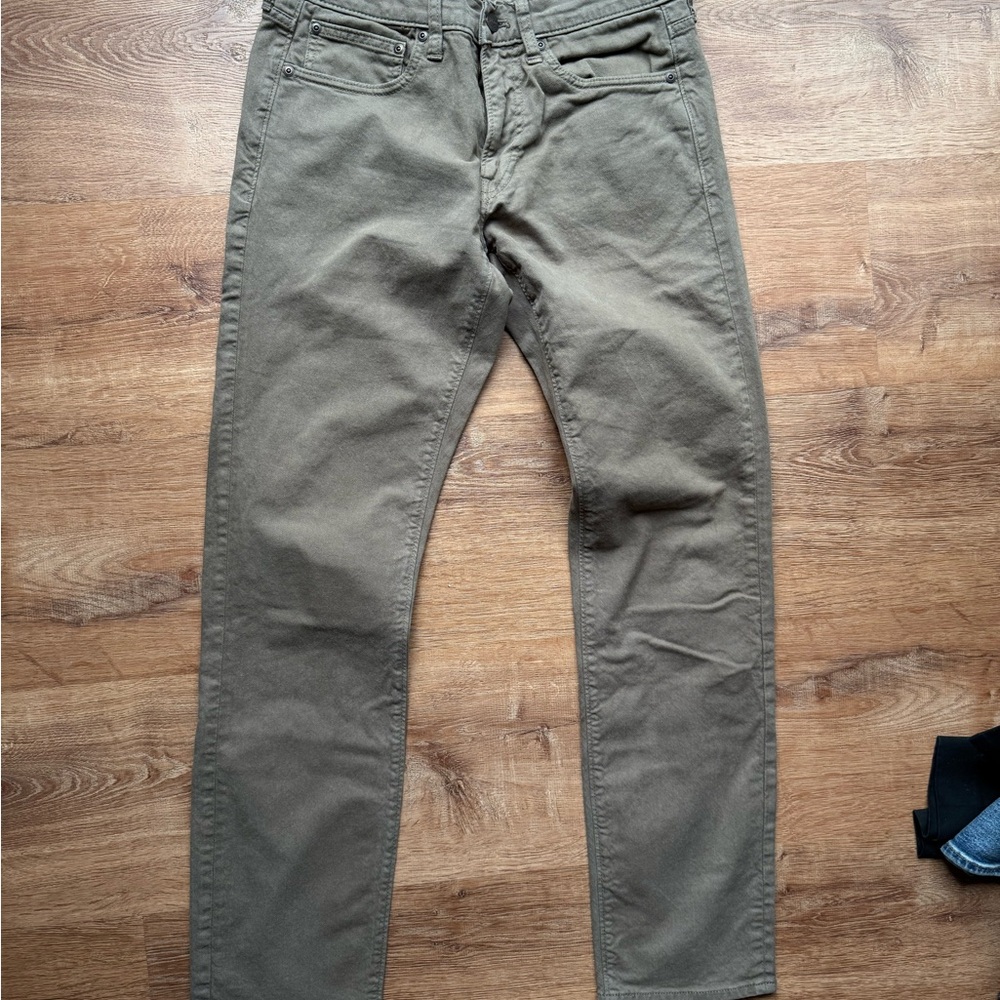J. Crew Men's Slim Fit Olive brown Jeans - Classic Casual Style